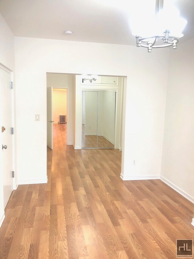 Building Photo - DIAMOND STREET floor through 1.5 bed