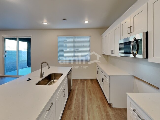 Foto del edificio - 12532 W Flynn Ln