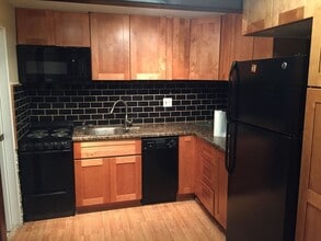 Building Photo - 906 Chelham Way