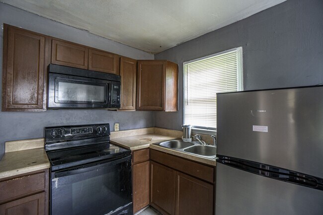 Foto del edificio - 3005 Ingleside Ave