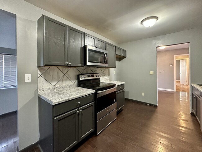 Foto del edificio - 4576 S Osage Ave