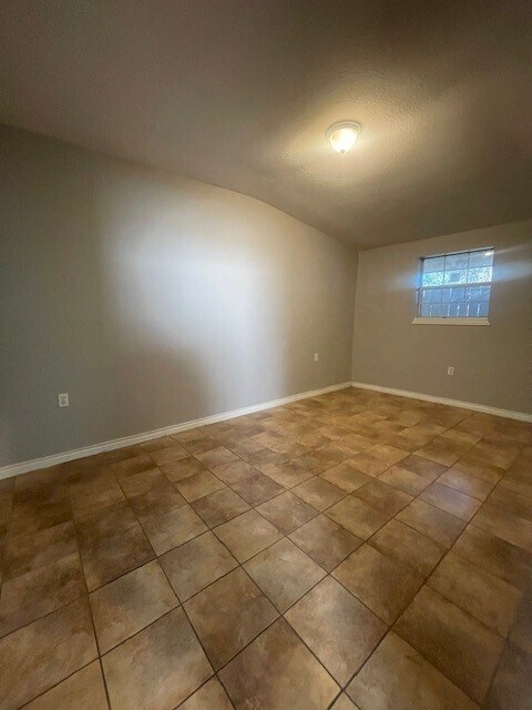 Foto del edificio - 814 Cameron Ave