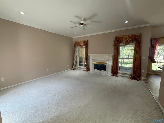 Building Photo - 1719 Weymouth Ln NW