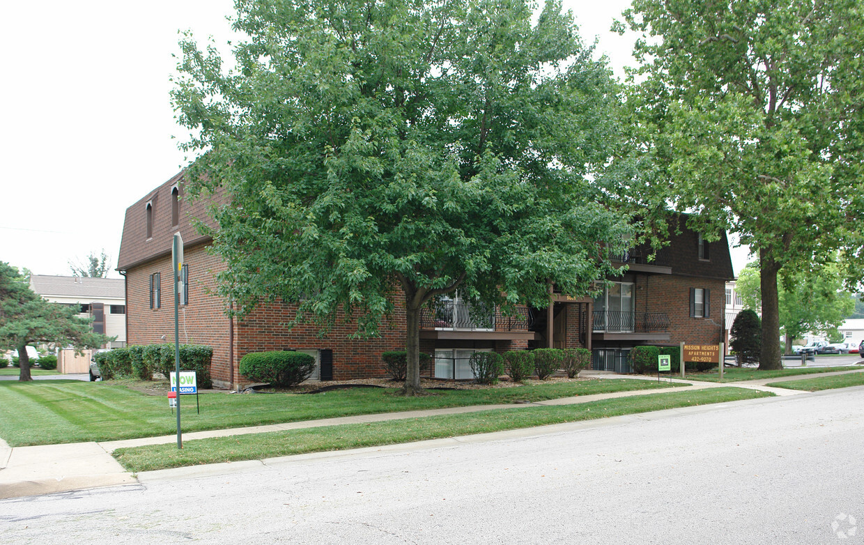 Building Photo - Mission Heights Apartments