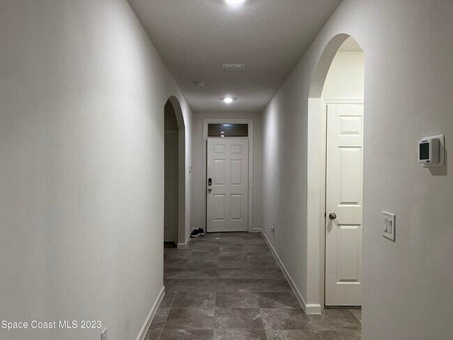 Foto del edificio - 388 Guinevere Dr SW