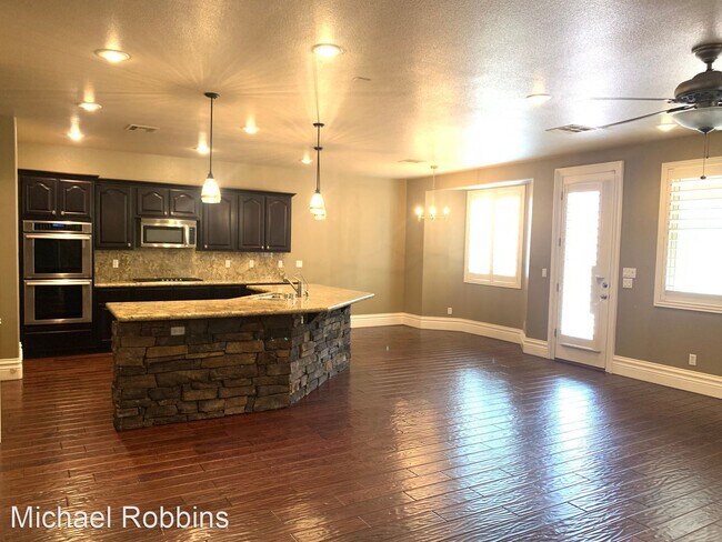 Building Photo - 4 br, 3 bath House - 520 Mia Isabella Court