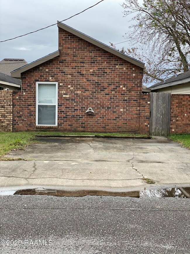 Building Photo - 212 Briarcliff Dr