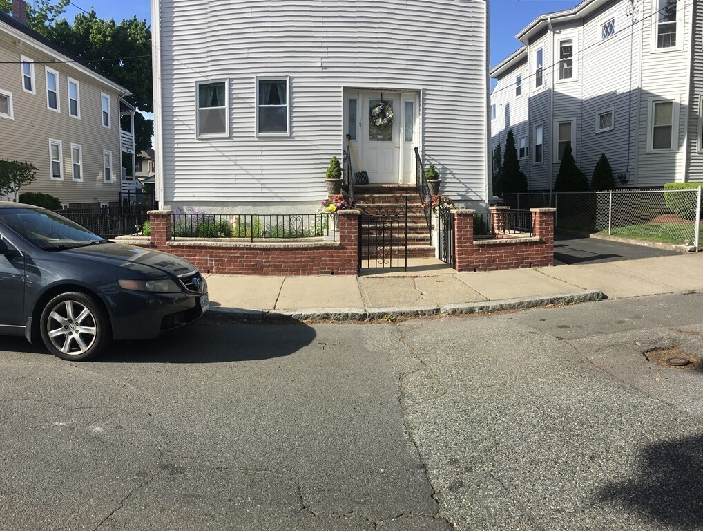 121 3rd St Unit 2, Medford, MA 02155 Condo for Rent in Medford, MA