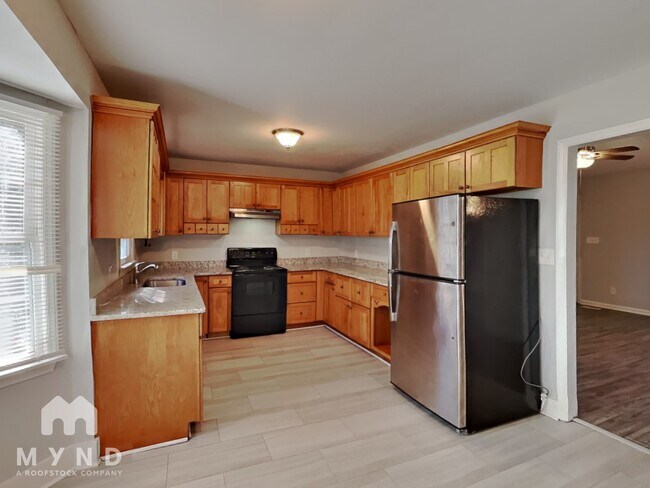 Foto del edificio - 409 Triple Crown Cir