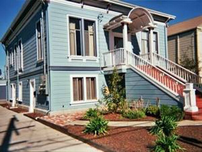 Building Photo - 611 Santa Clara Ave, Apt B