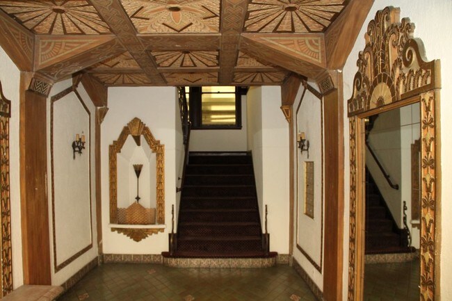 Foto del edificio - 1695 Beach Street 203