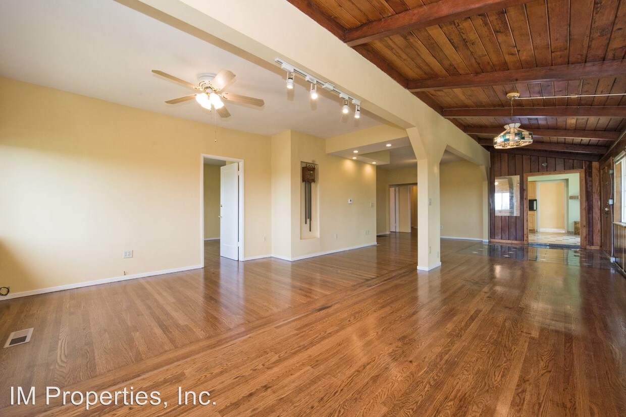 Foto principal - 3810 Wisconsin St