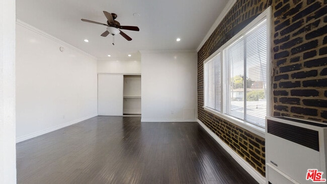 Foto del edificio - 738 S New Hampshire Ave