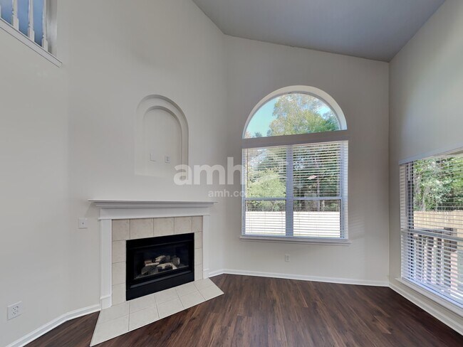 Foto del edificio - 1411 Samantha Cir S