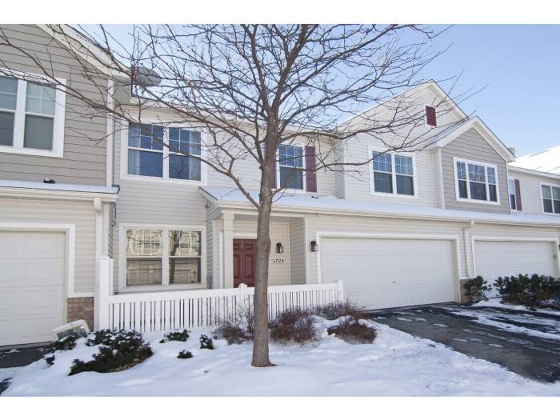 Primary Photo - 1725 Countryside Dr