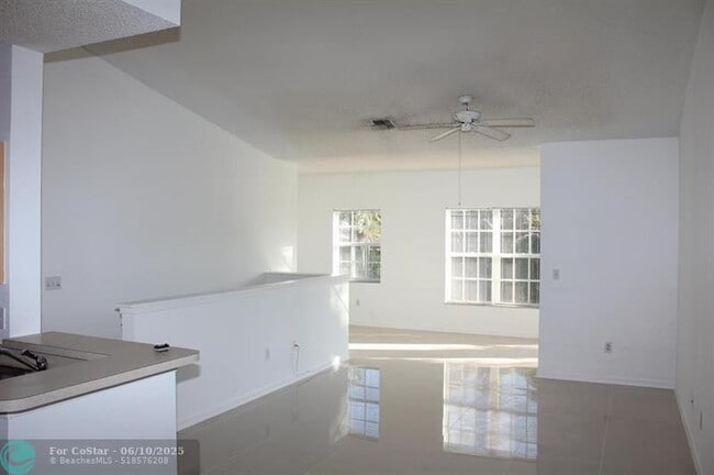 Building Photo - 10348 Fox Trail Rd S