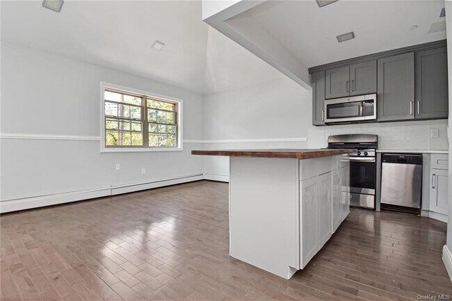 Building Photo - 4828 Barnes Ave