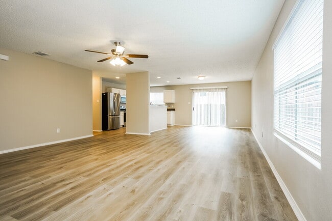 Foto del edificio - 7820 Whitney Ln