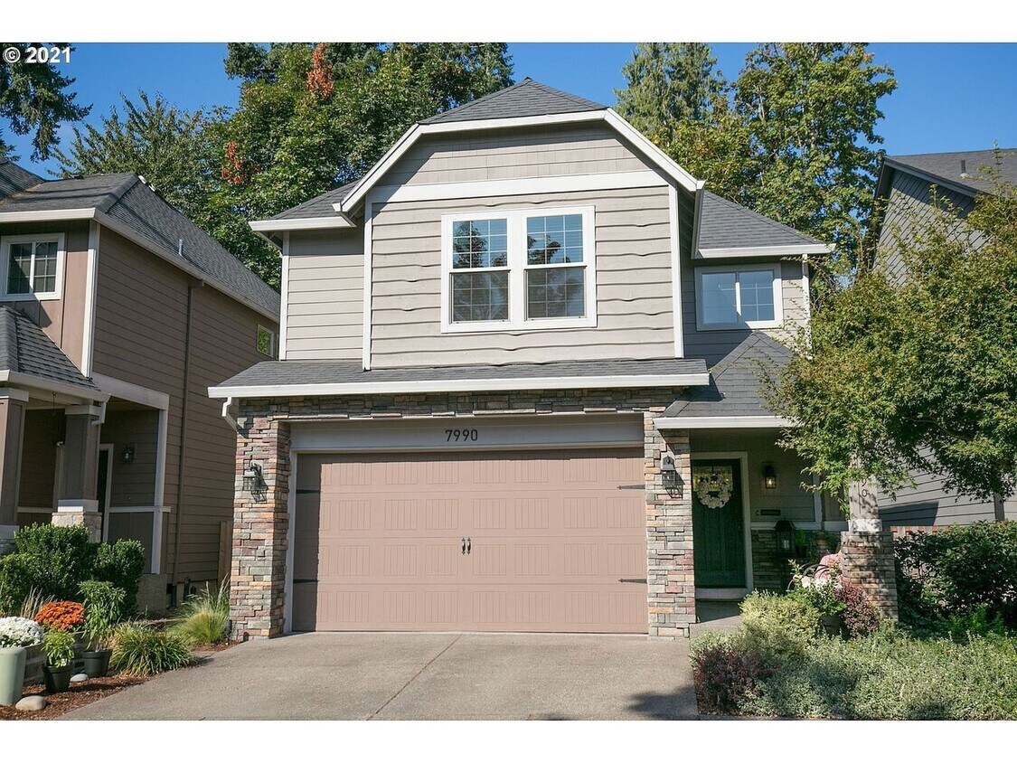 Primary Photo - Impeccable Home on Quiet Cul de Sac