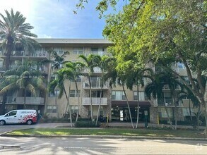 Building Photo - 1805 Sans Souci Blvd
