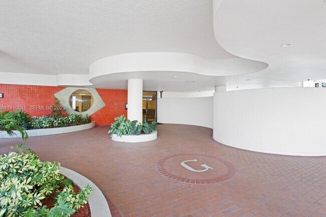 Foto del edificio - 1623 Collins Ave