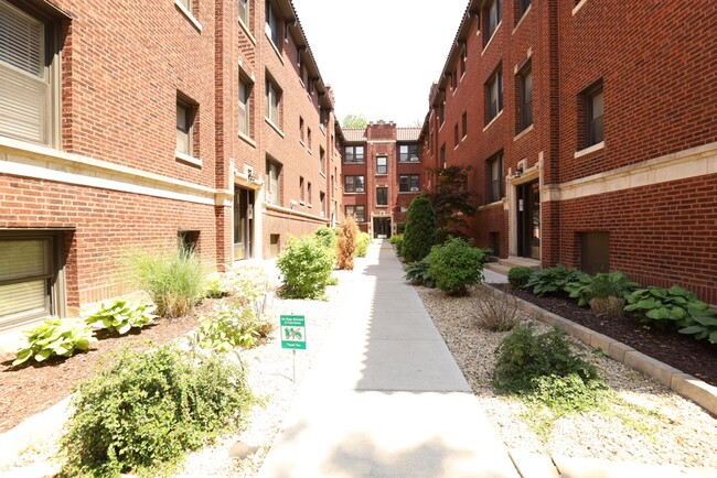 Building Photo - 2639 N Spaulding Ave