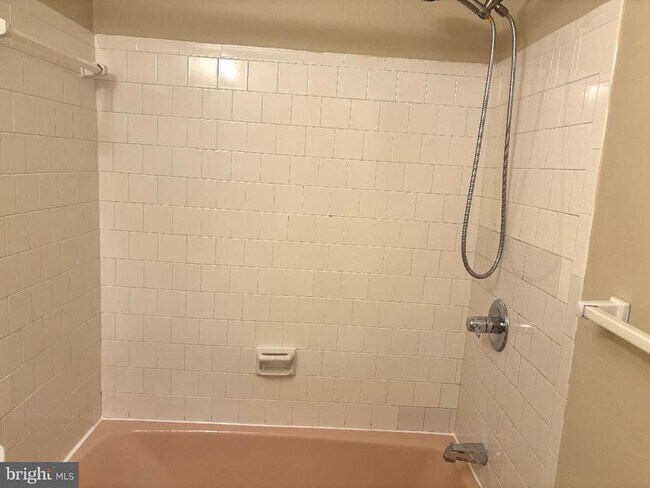 Foto del edificio - 5315 Manorfield Rd