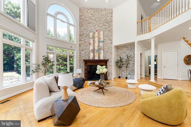 Building Photo - 1445 Mayhurst Blvd