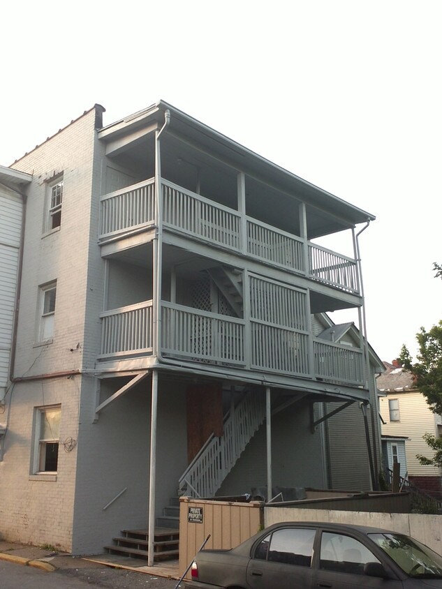 Primary Photo - 519 Milford St