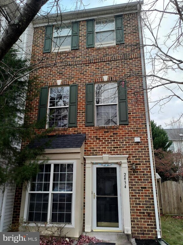 Primary Photo - 2434 Corn Crib Ct