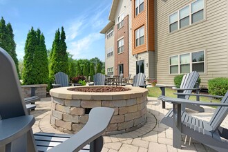 The Woodlands Outdoor Patio - The Woodlands Apartments