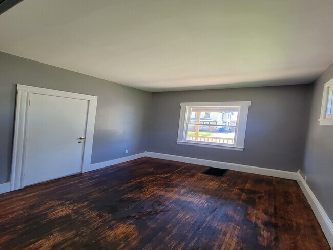 Building Photo - 456 Garson Avenue Down