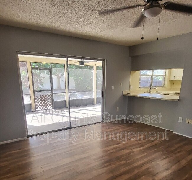 Foto del edificio - 2632 E Ridge Dr