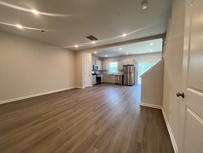 Building Photo - 62 Kelhigh Dr