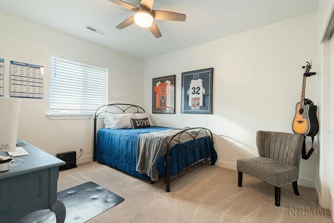 Foto del edificio - 5651 S Garnet Dr