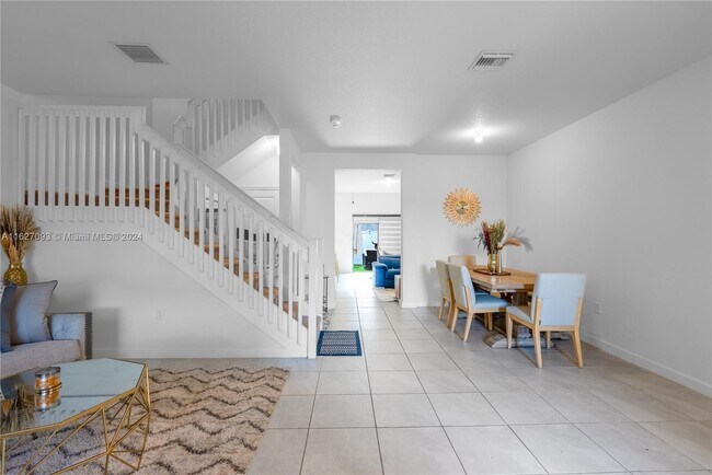 Building Photo - 11426 W 33rd Way