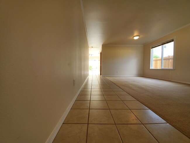 Building Photo - Charming 4-Bedroom Home in Peaceful Neighb...