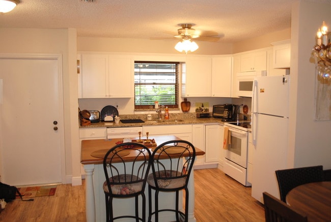 Foto del edificio - 6531 SE Federal Highway R-104 Stuart FL 34997