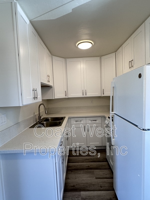 Building Photo - 816 S Orange Ave