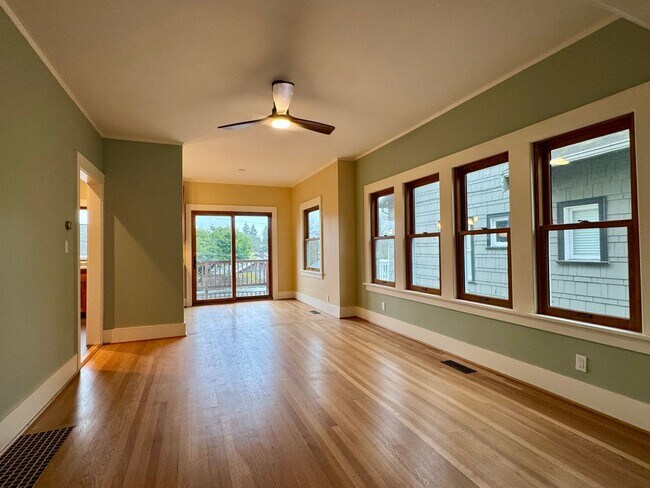 Foto del edificio - 6210 20th Ave NE