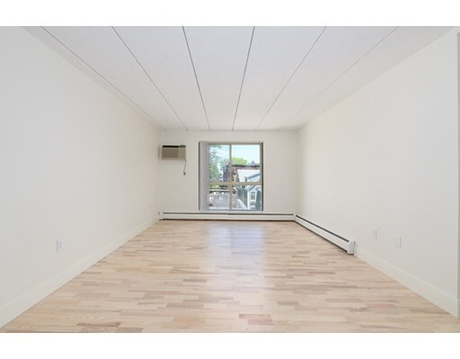 Building Photo - 16 Trowbridge St