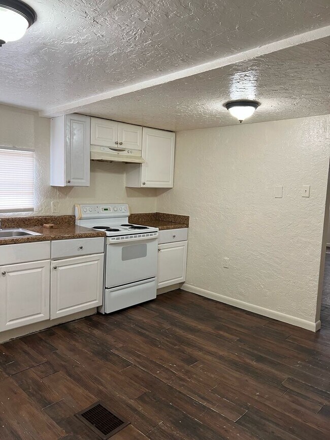 Foto del edificio - $300 off first months rent Move in Special...