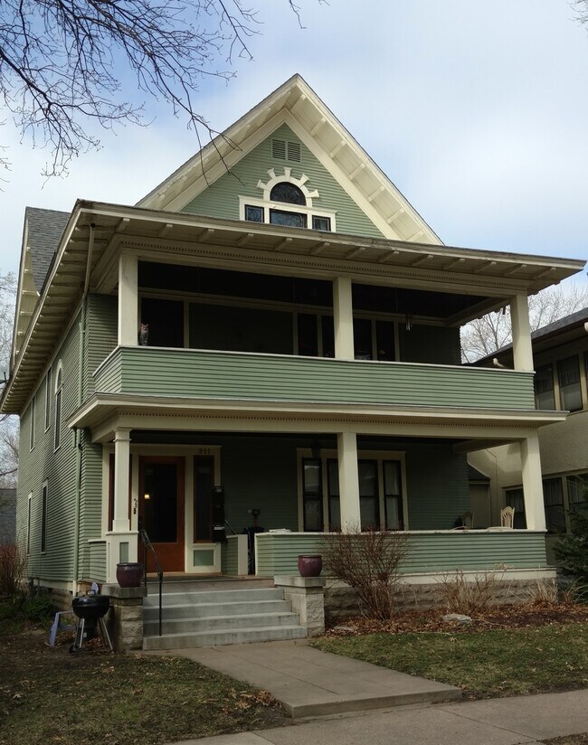 Building Photo - 913 Ashland Ave