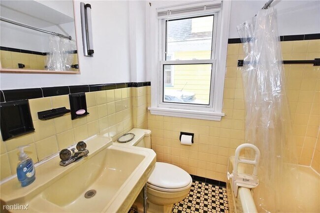 Building Photo - 3 br, 1 bath House - 58 Brookhaven Ter