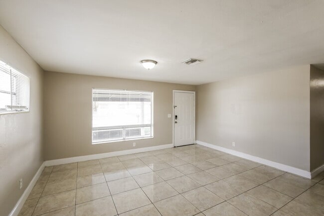 Foto del edificio - 2890 NW 20th St