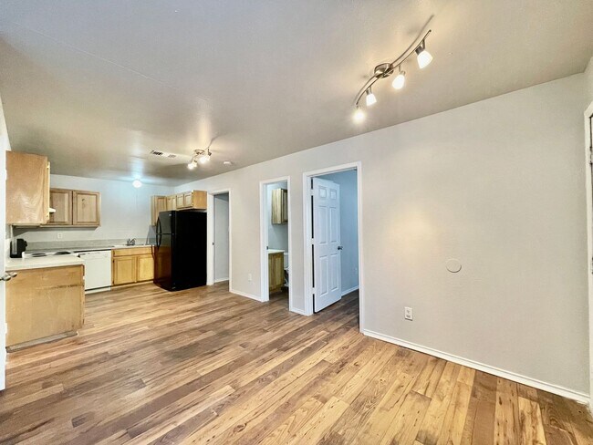 Foto del edificio - 1013-1015-1015 Advance St