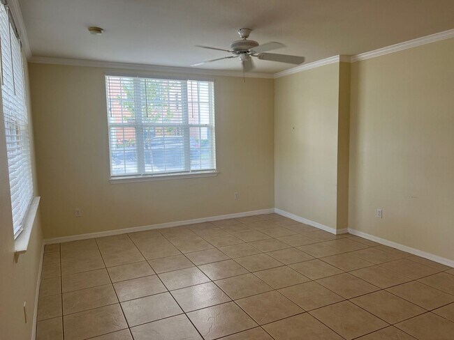 Foto del edificio - 2 bed/2 bed - 714-101 Siena Palm Drive, Ce...