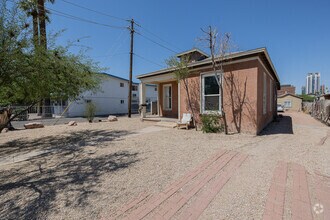 Building Photo - 610 N 9th St