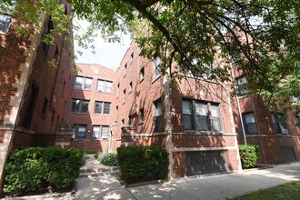 Building Photo - 3600 W Sunnyside Ave