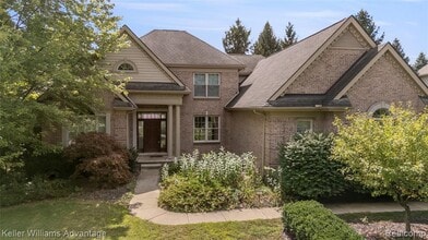 Building Photo - 47611 Manorwood Dr